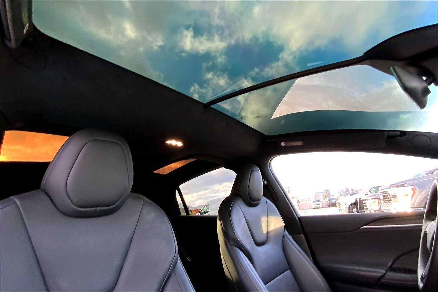Thumbnail: 2023 Tesla Model X - 30