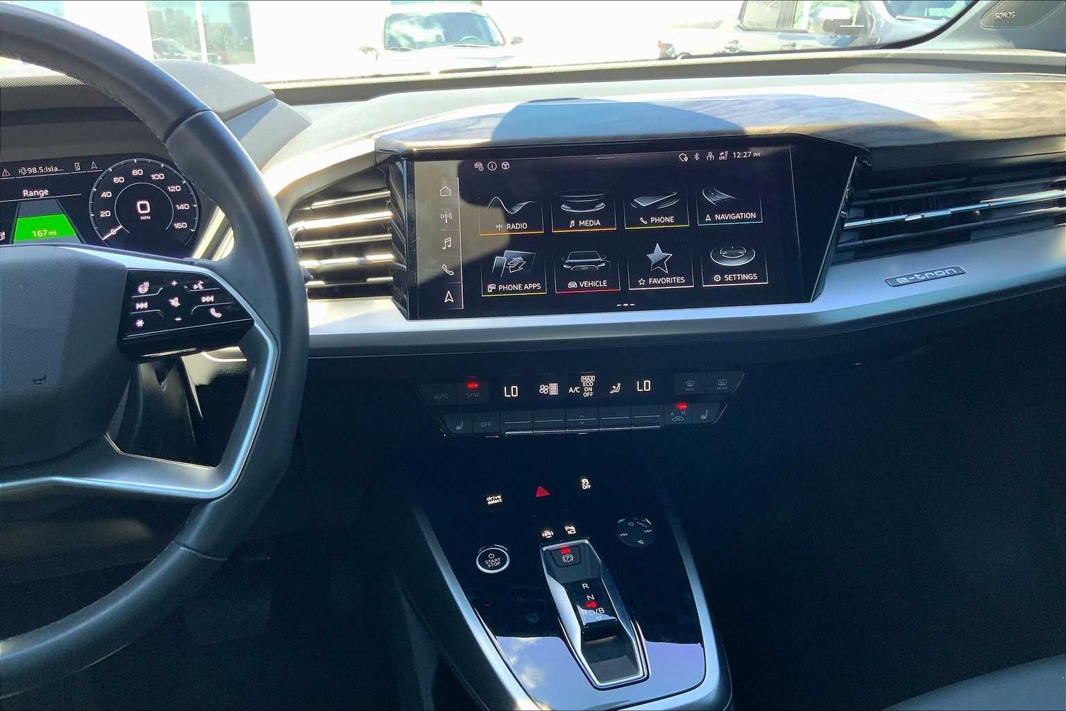 Thumbnail: 2023 Audi Q4 e-tron - 15