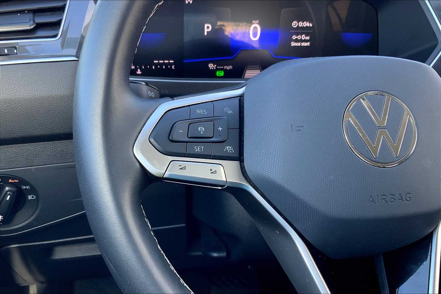 Thumbnail: 2024 Volkswagen Tiguan - 24