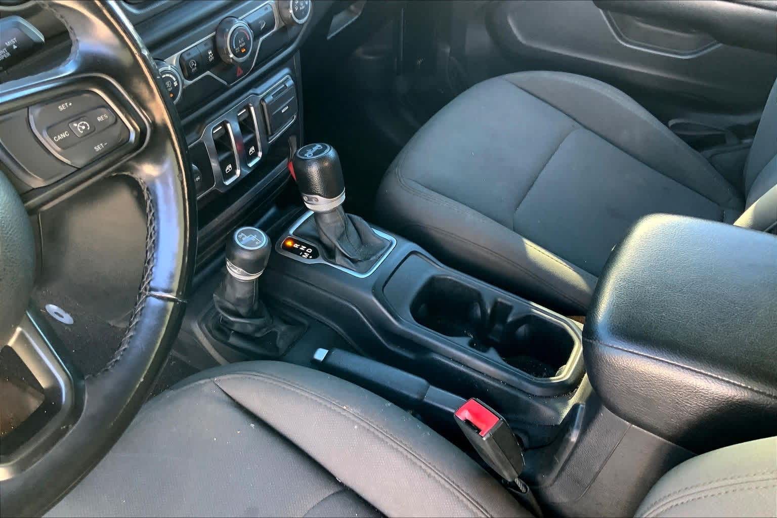 Thumbnail: 2020 Jeep Wrangler - 16