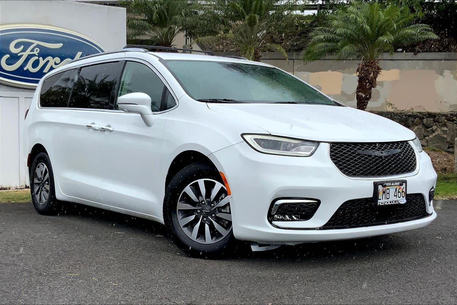 Thumbnail: 2021 Chrysler Pacifica - 21