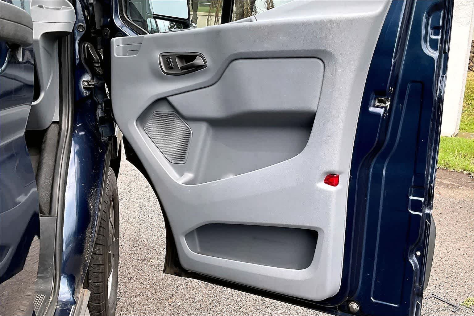 Thumbnail: 2017 Ford Transit Series - 28