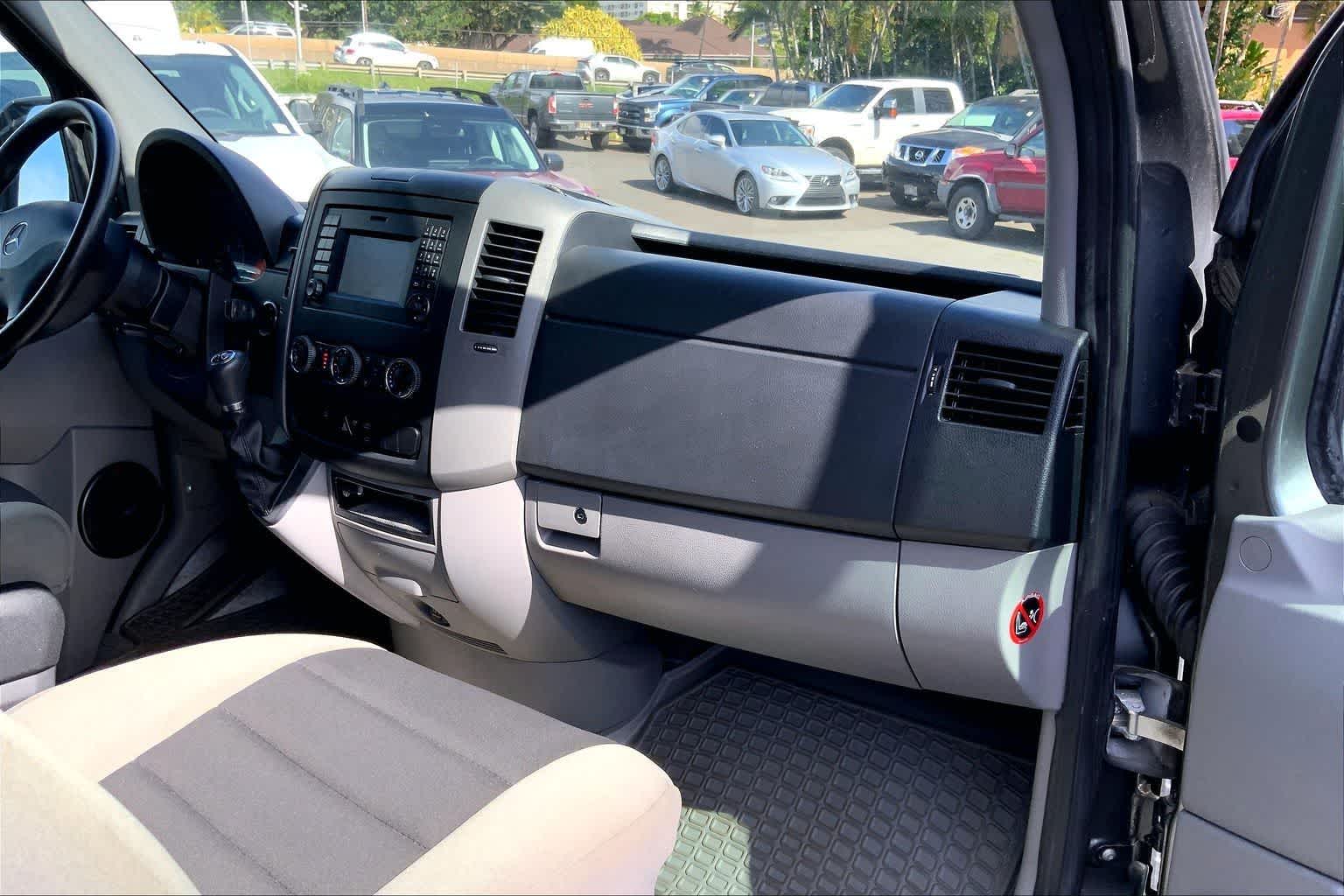 Thumbnail: 2016 Mercedes-Benz Sprinter - 23