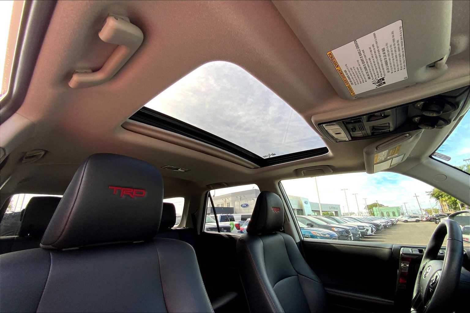 Thumbnail: 2022 Toyota 4Runner - 30