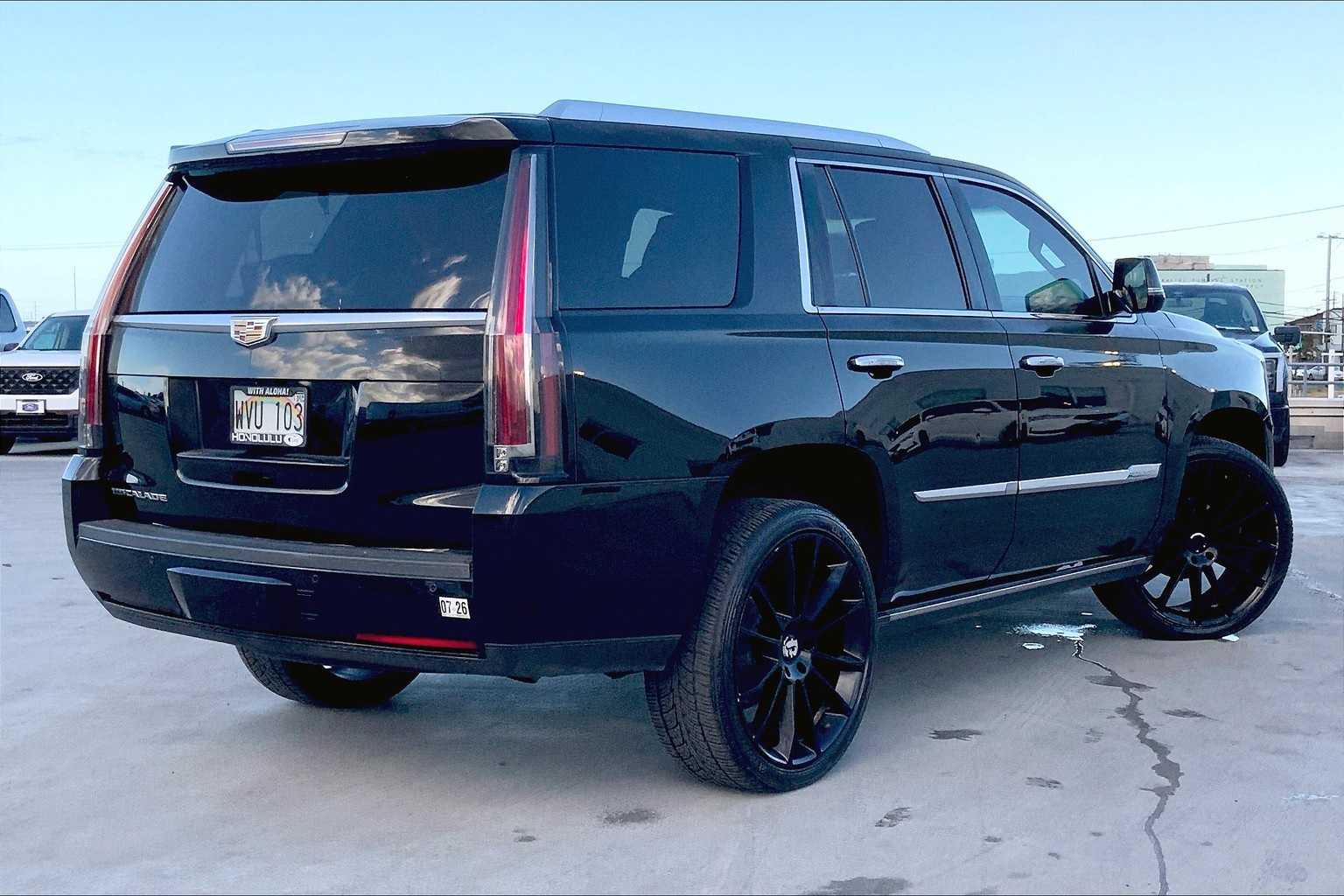 Thumbnail: 2015 Cadillac Escalade - 22