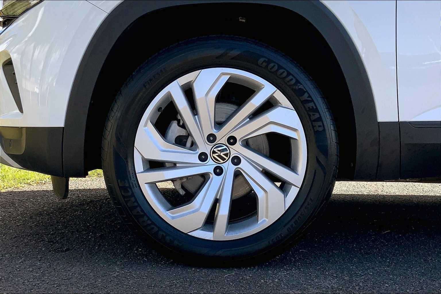 Thumbnail: 2023 Volkswagen Atlas - 8