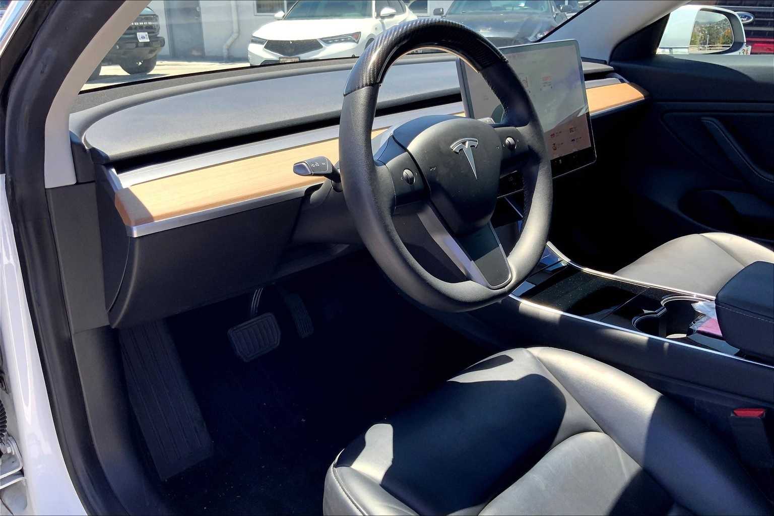 Thumbnail: 2019 Tesla Model 3 - 2