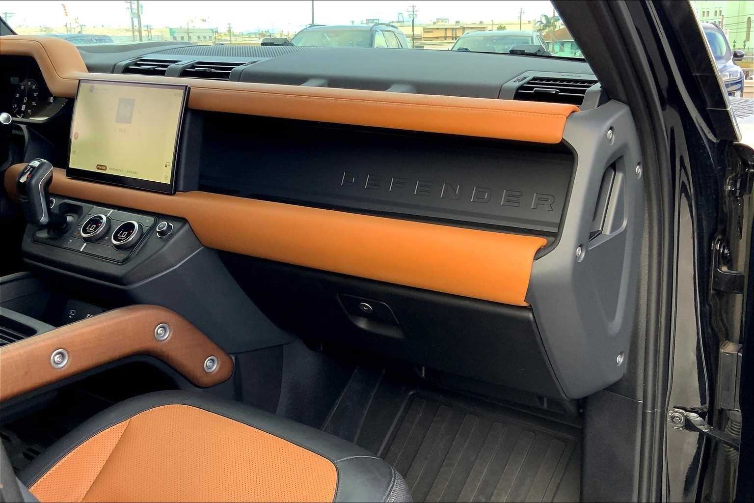 Thumbnail: 2023 Land Rover Defender - 23
