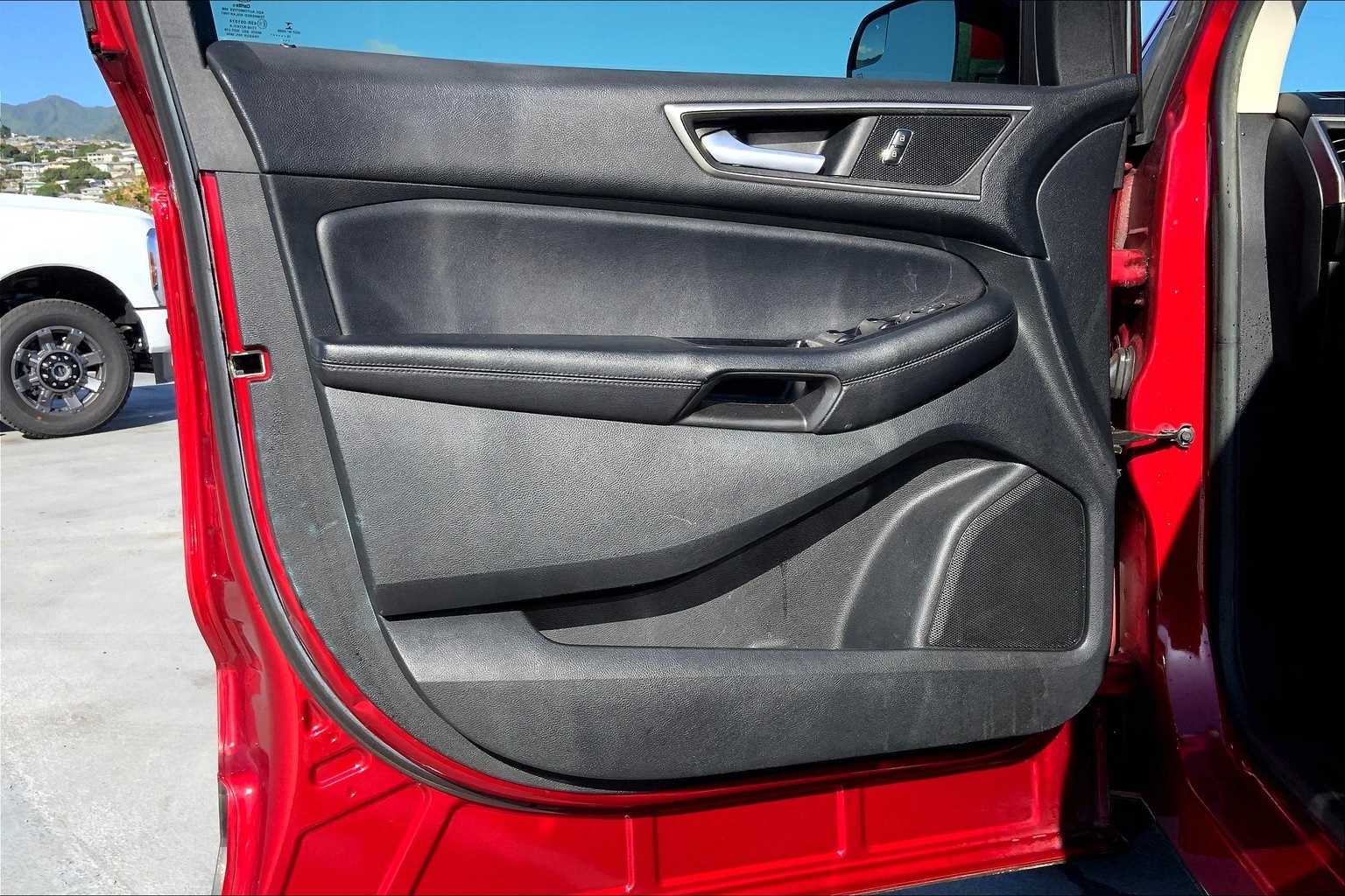 Thumbnail: 2015 Ford Edge - 27