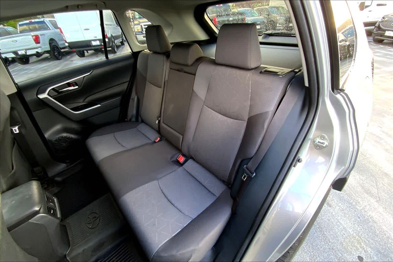 Thumbnail: 2025 Toyota RAV4 - 29