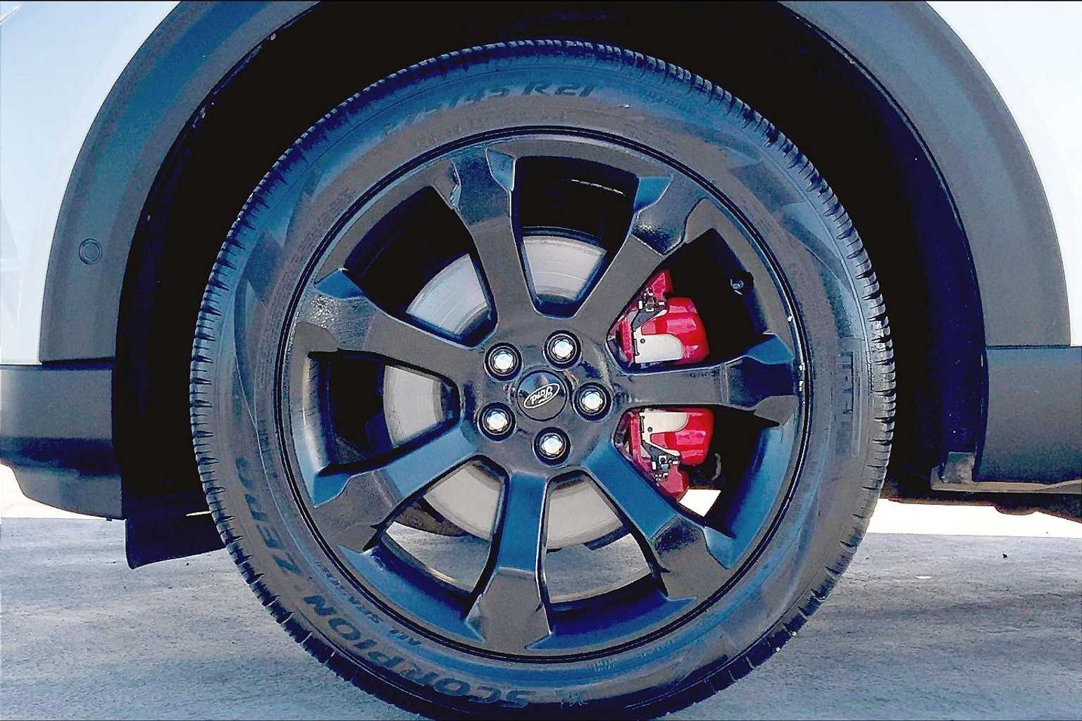 Thumbnail: 2021 Ford Explorer - 8