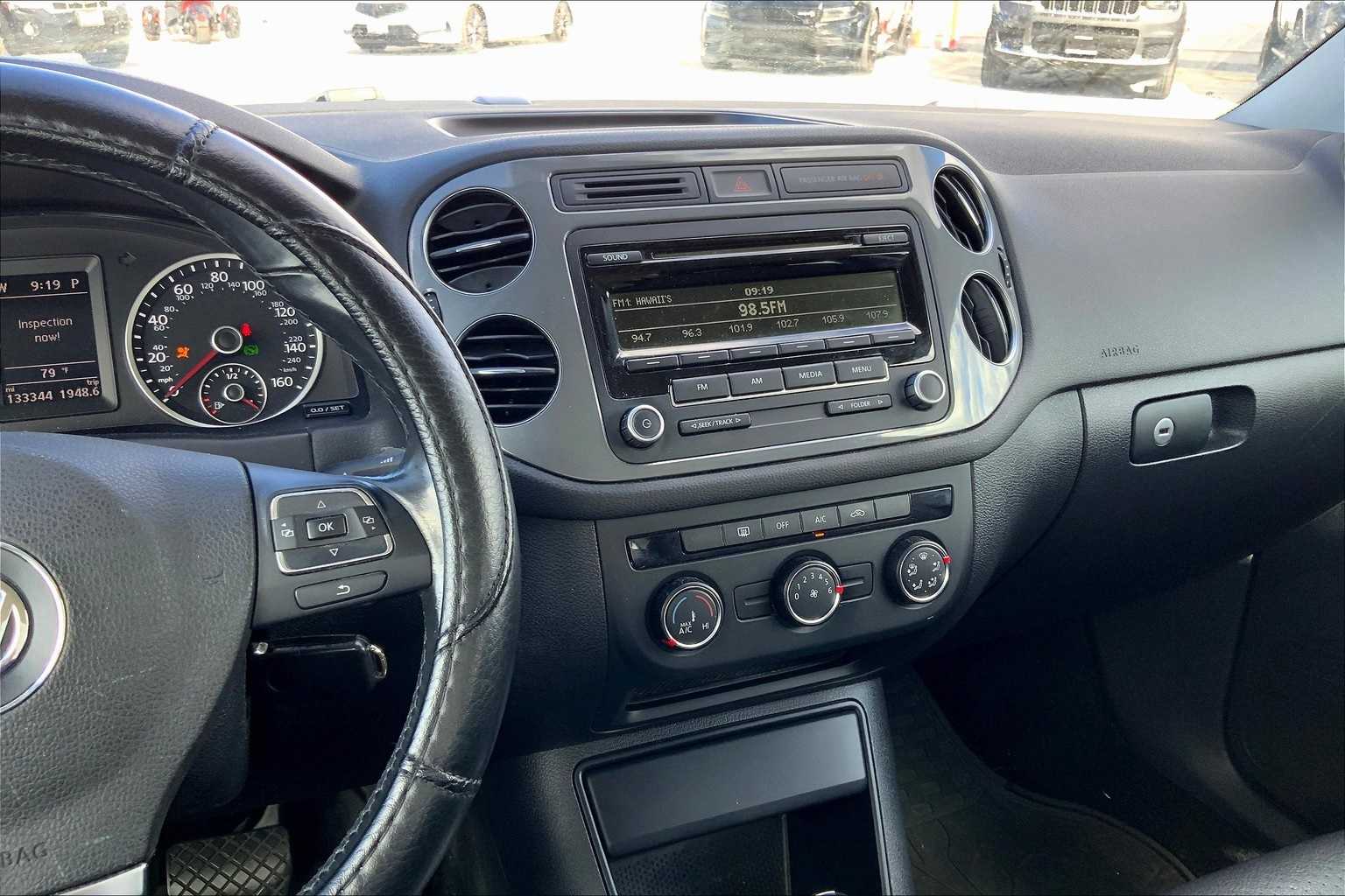 Thumbnail: 2014 Volkswagen Tiguan - 15