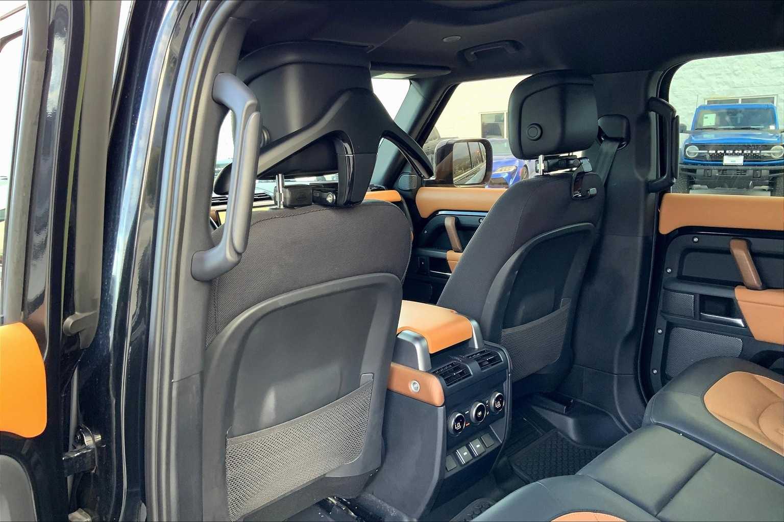 Thumbnail: 2023 Land Rover Defender - 12