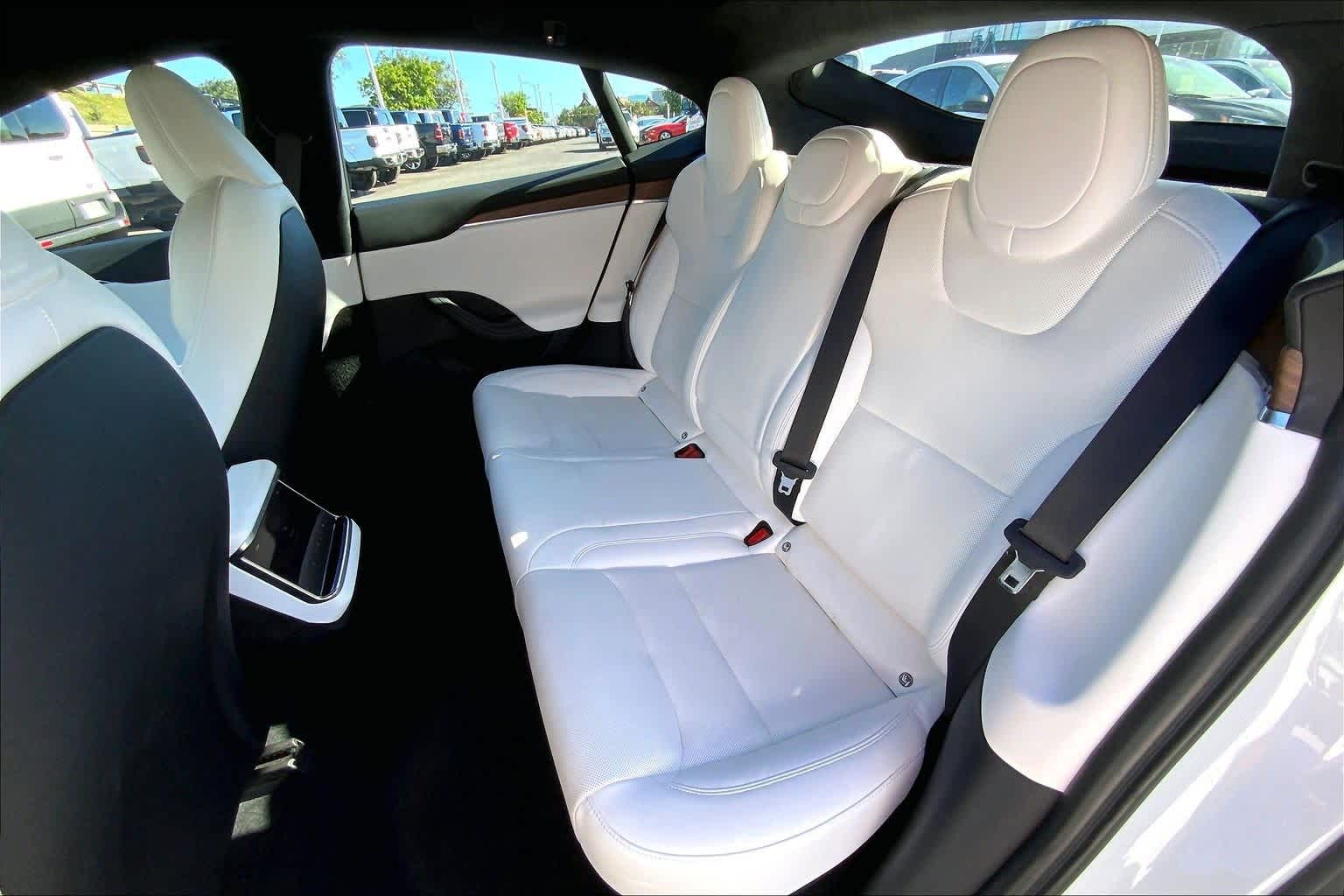 Thumbnail: 2022 Tesla Model S - 29