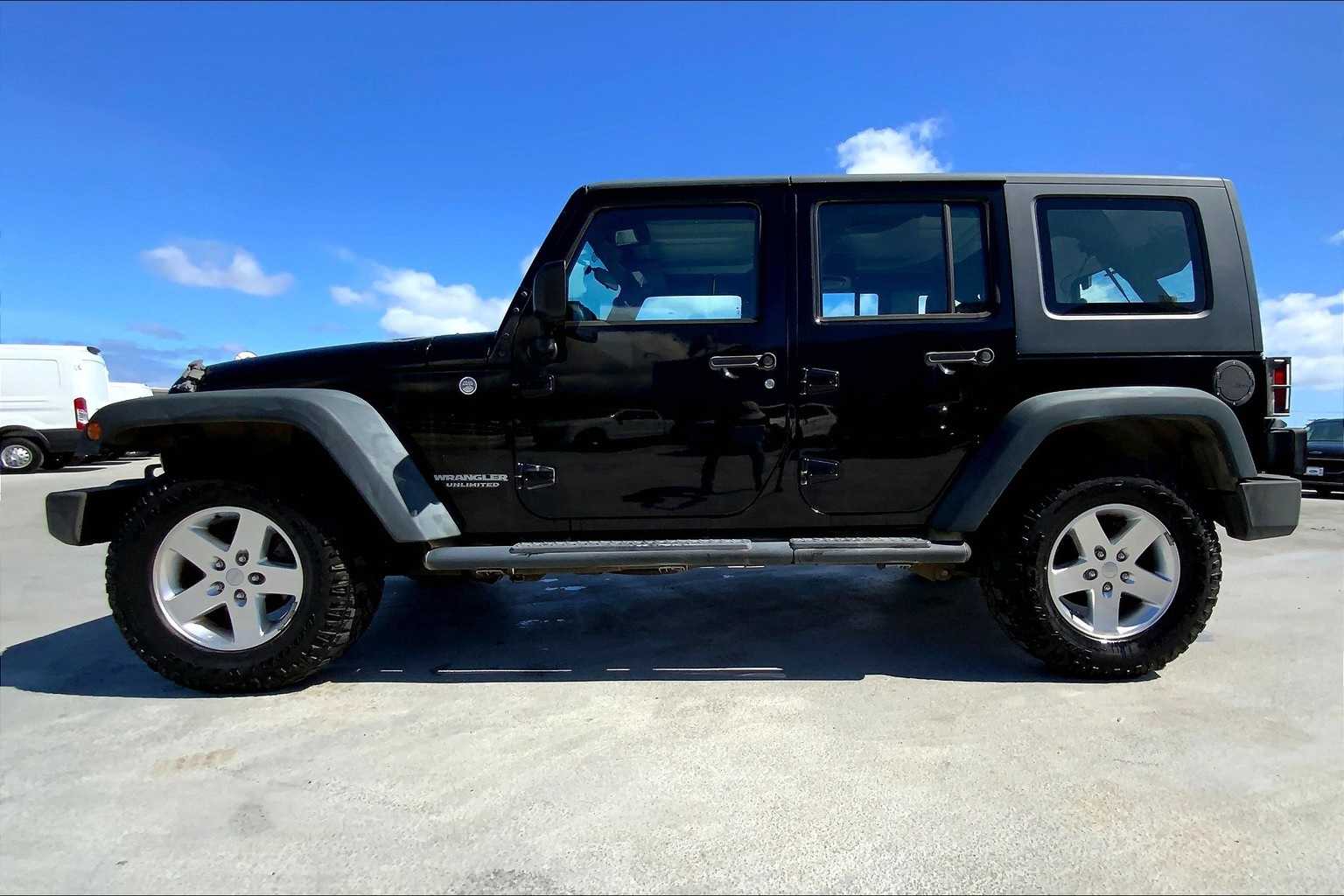 Thumbnail: 2013 Jeep Wrangler - 3