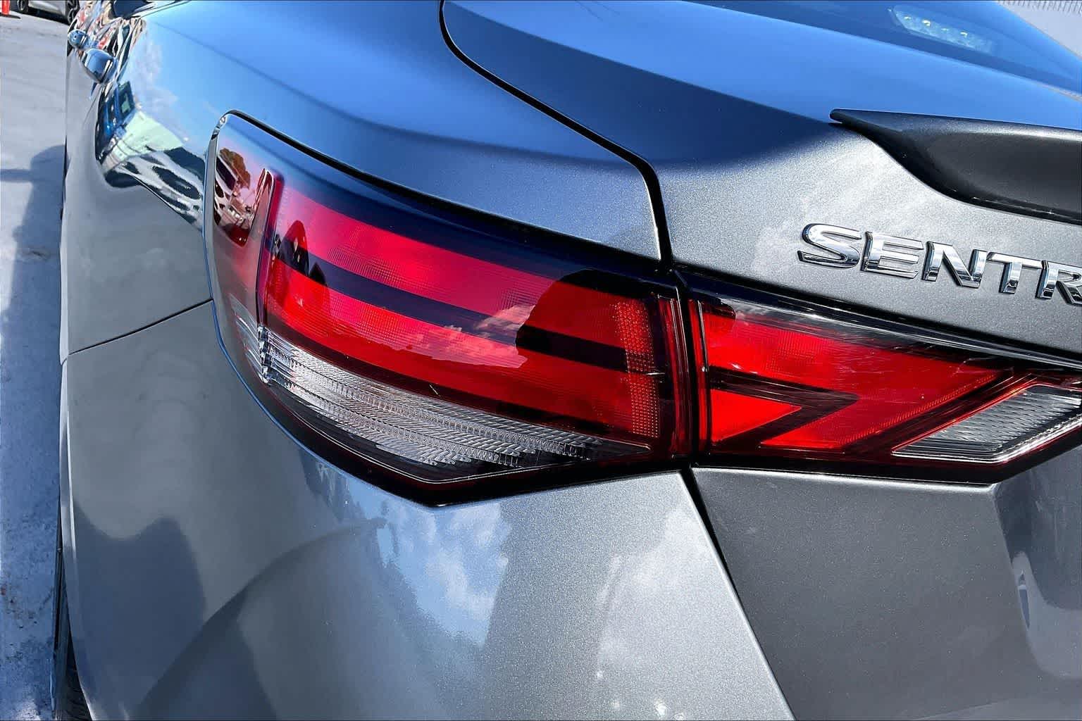 Thumbnail: 2023 Nissan Sentra - 32