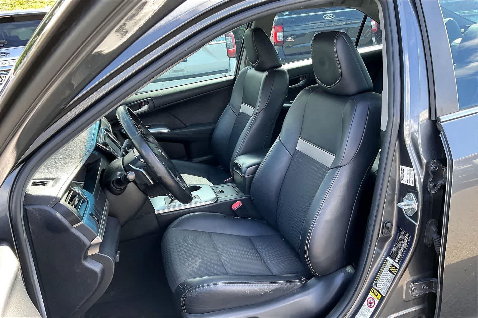 Thumbnail: 2012 Toyota Camry - 11