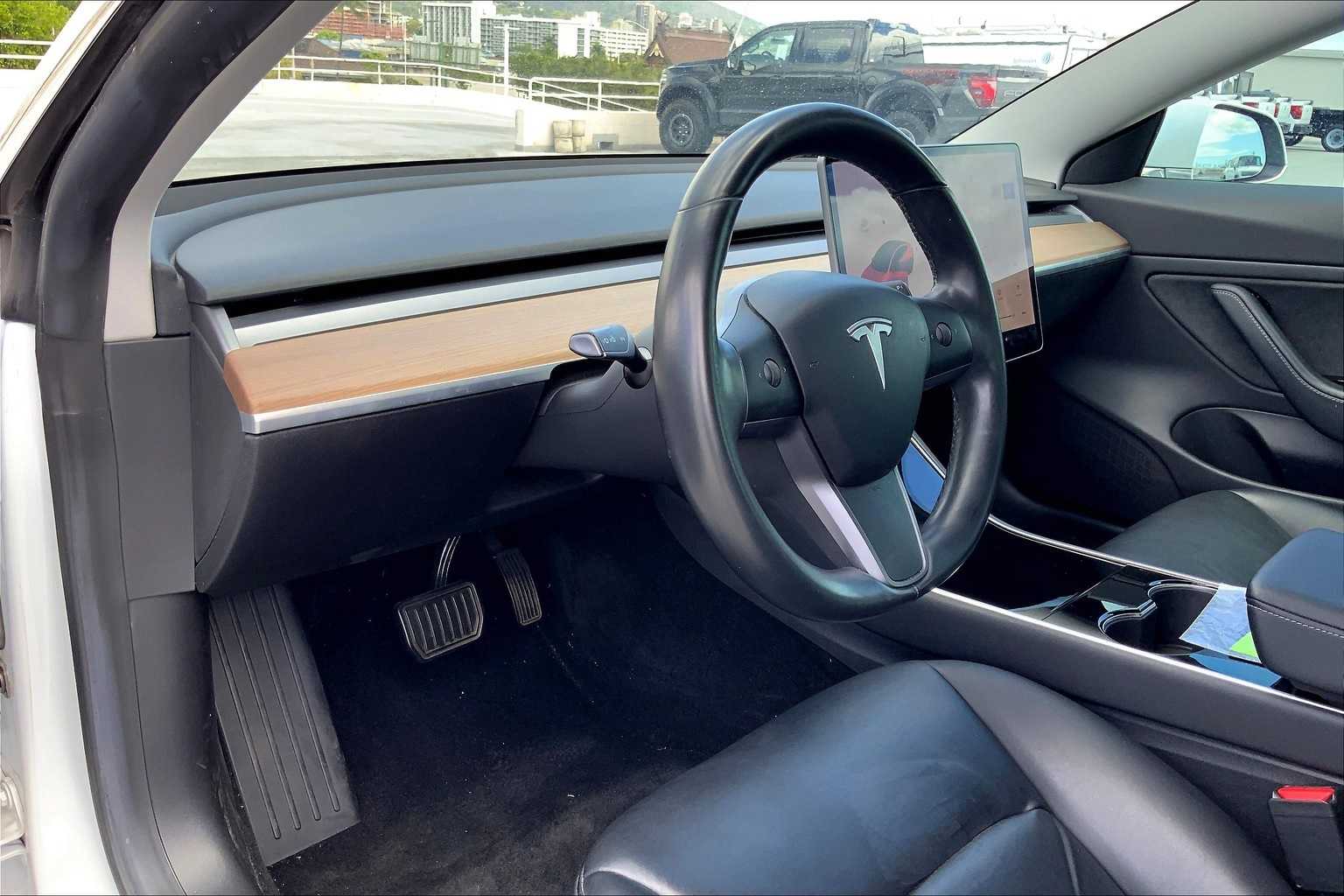 Thumbnail: 2019 Tesla Model 3 - 2