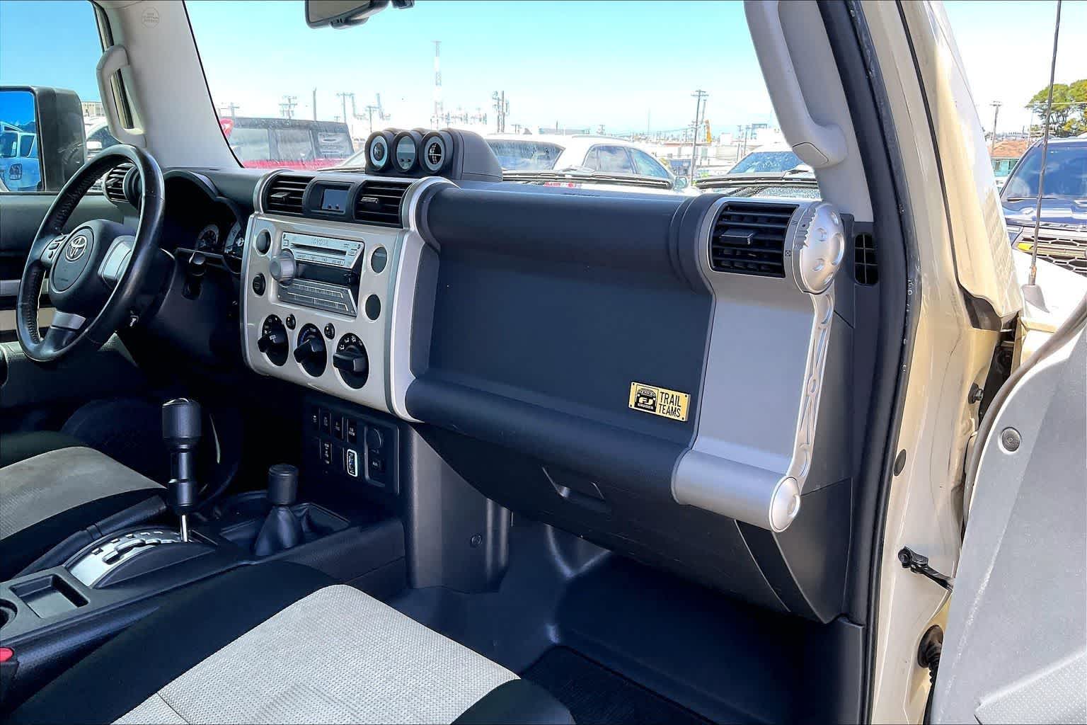 Thumbnail: 2010 Toyota FJ Cruiser - 23