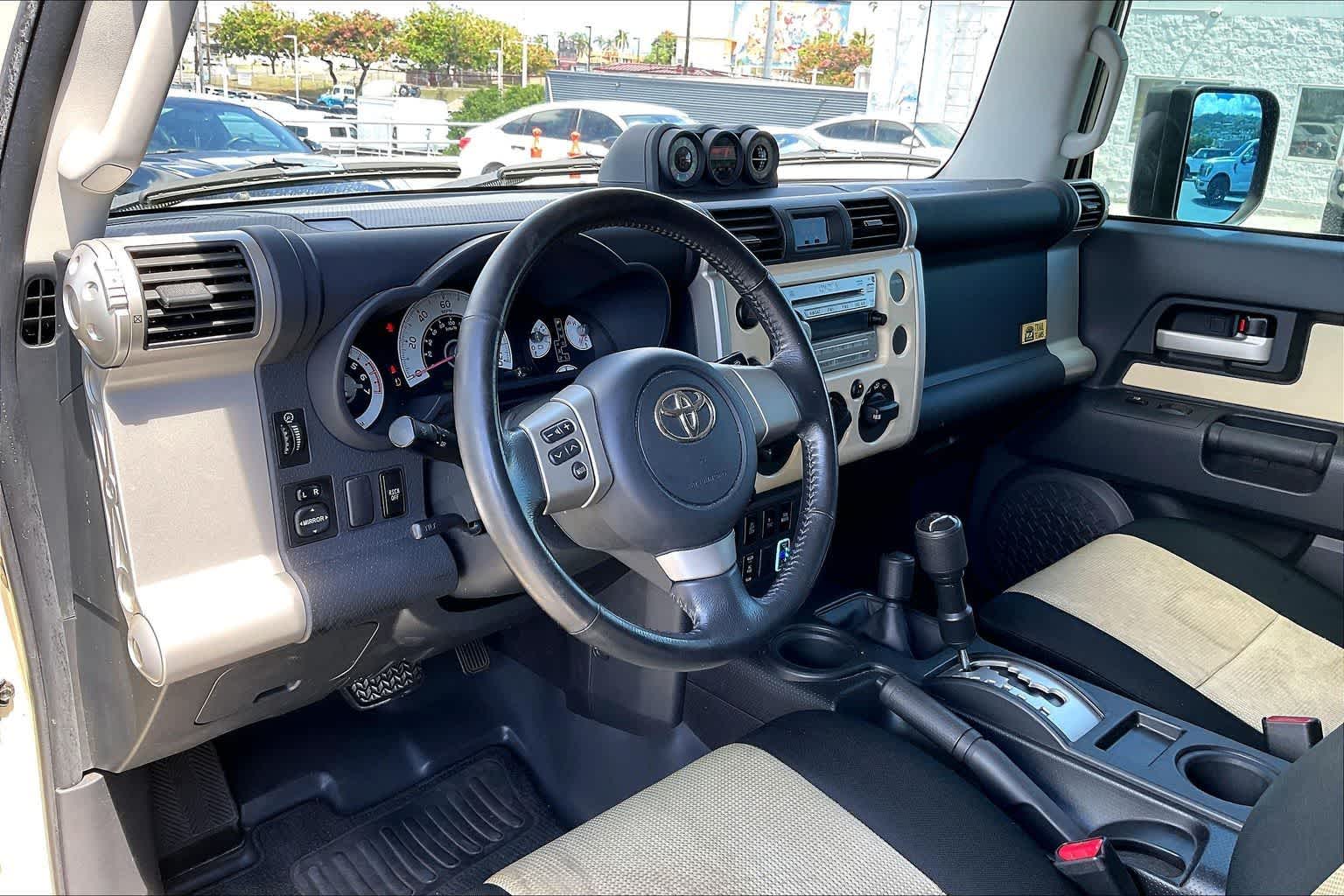 Thumbnail: 2010 Toyota FJ Cruiser - 2