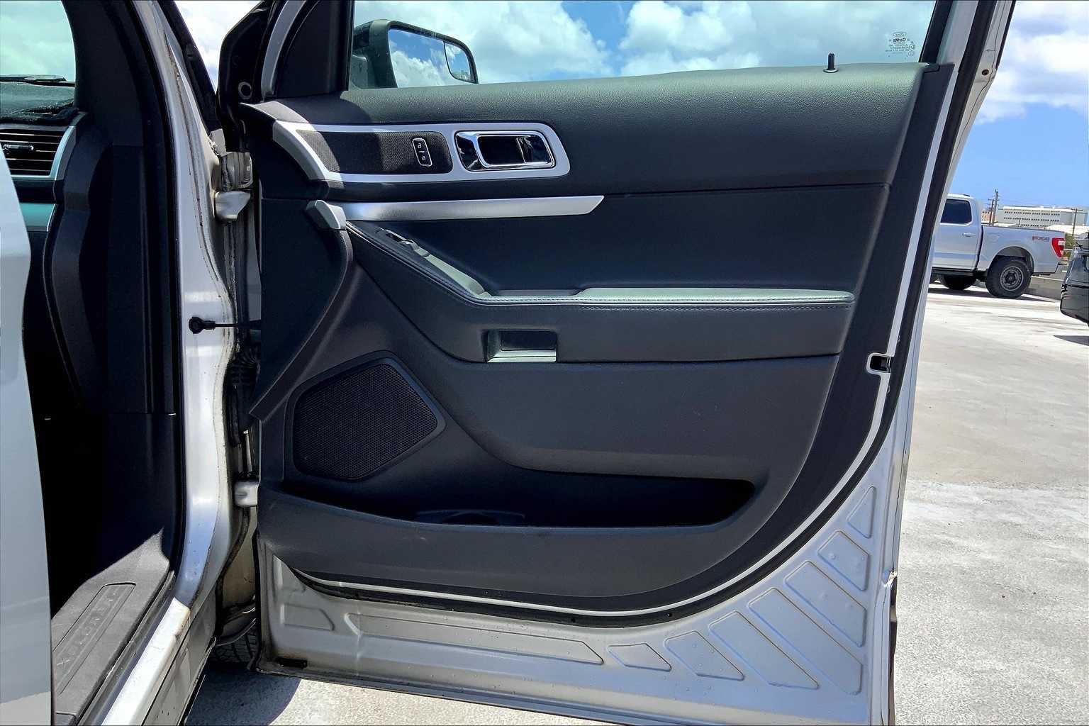 Thumbnail: 2015 Ford Explorer - 28