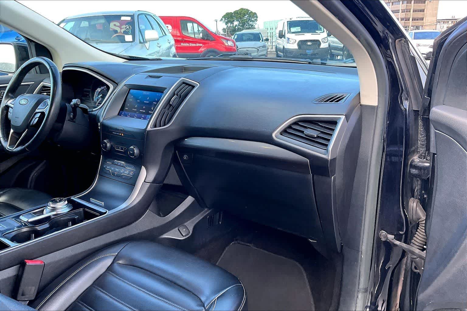Thumbnail: 2020 Ford Edge - 23
