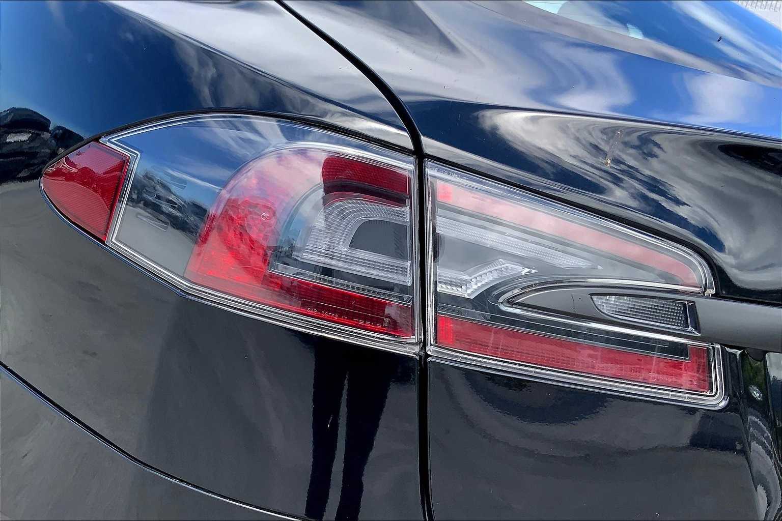 Thumbnail: 2018 Tesla Model S - 32