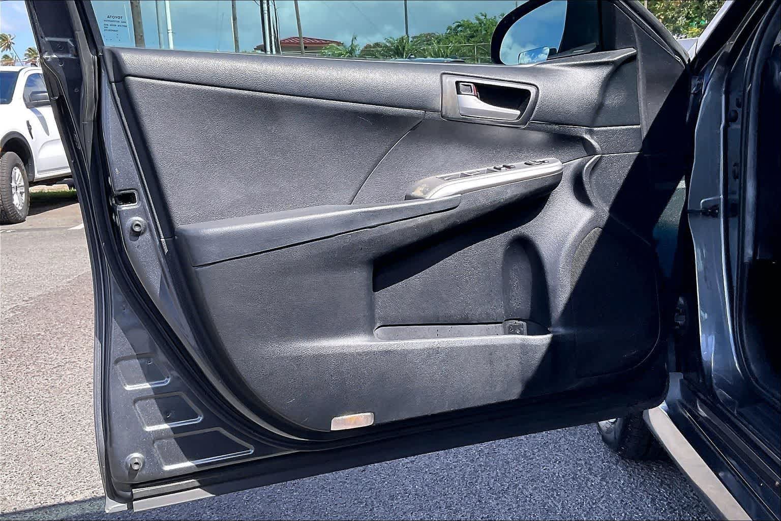 Thumbnail: 2012 Toyota Camry - 27
