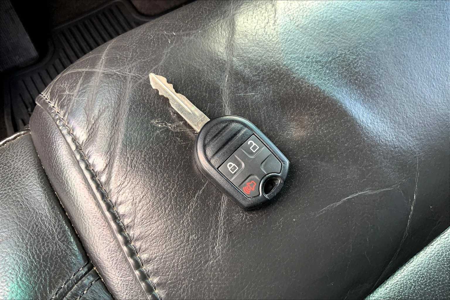 Thumbnail: 2015 Ford Explorer - 19