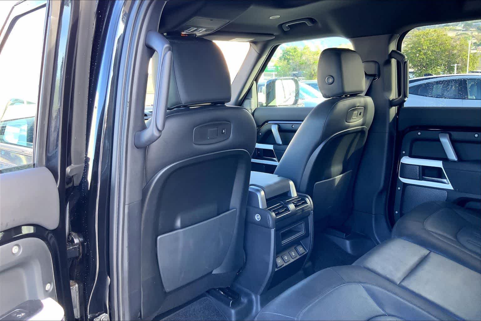 Thumbnail: 2022 Land Rover Defender - 12