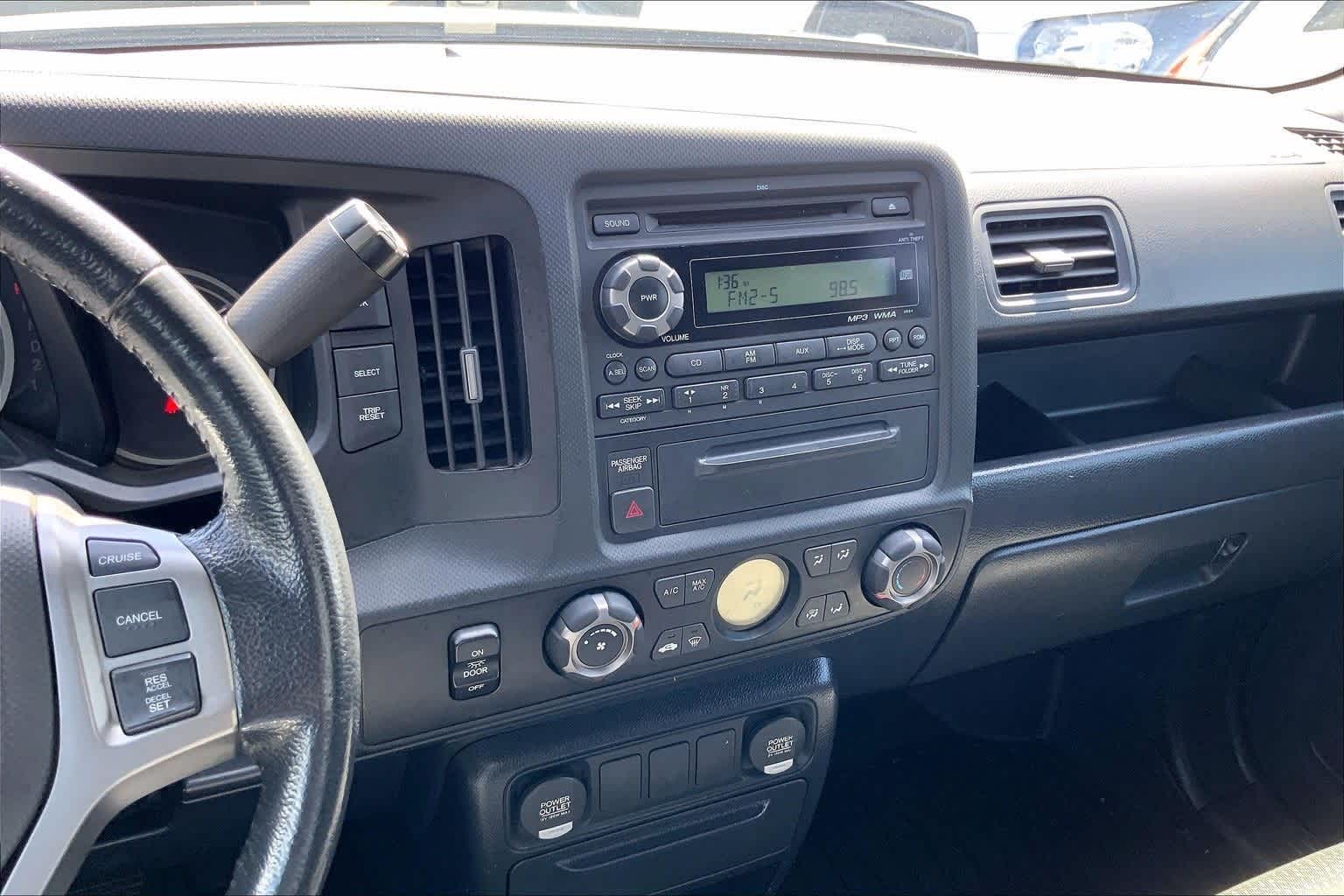 Thumbnail: 2014 Honda Ridgeline - 15