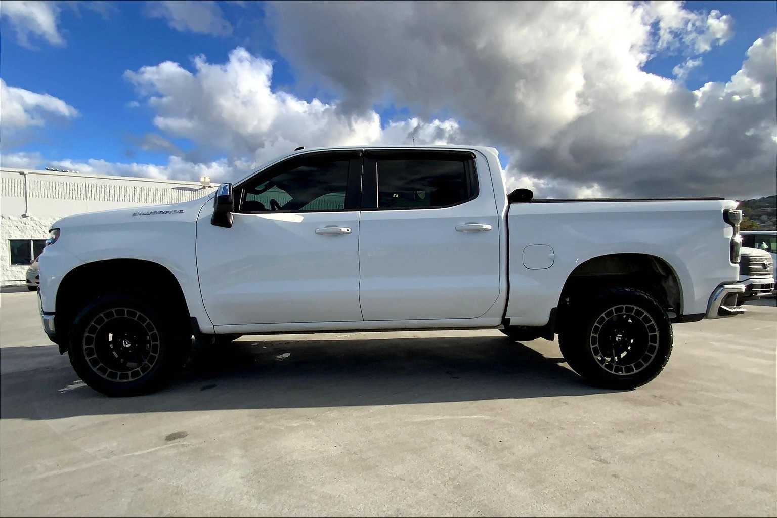 Thumbnail: 2019 Chevrolet Silverado 1500 - 3