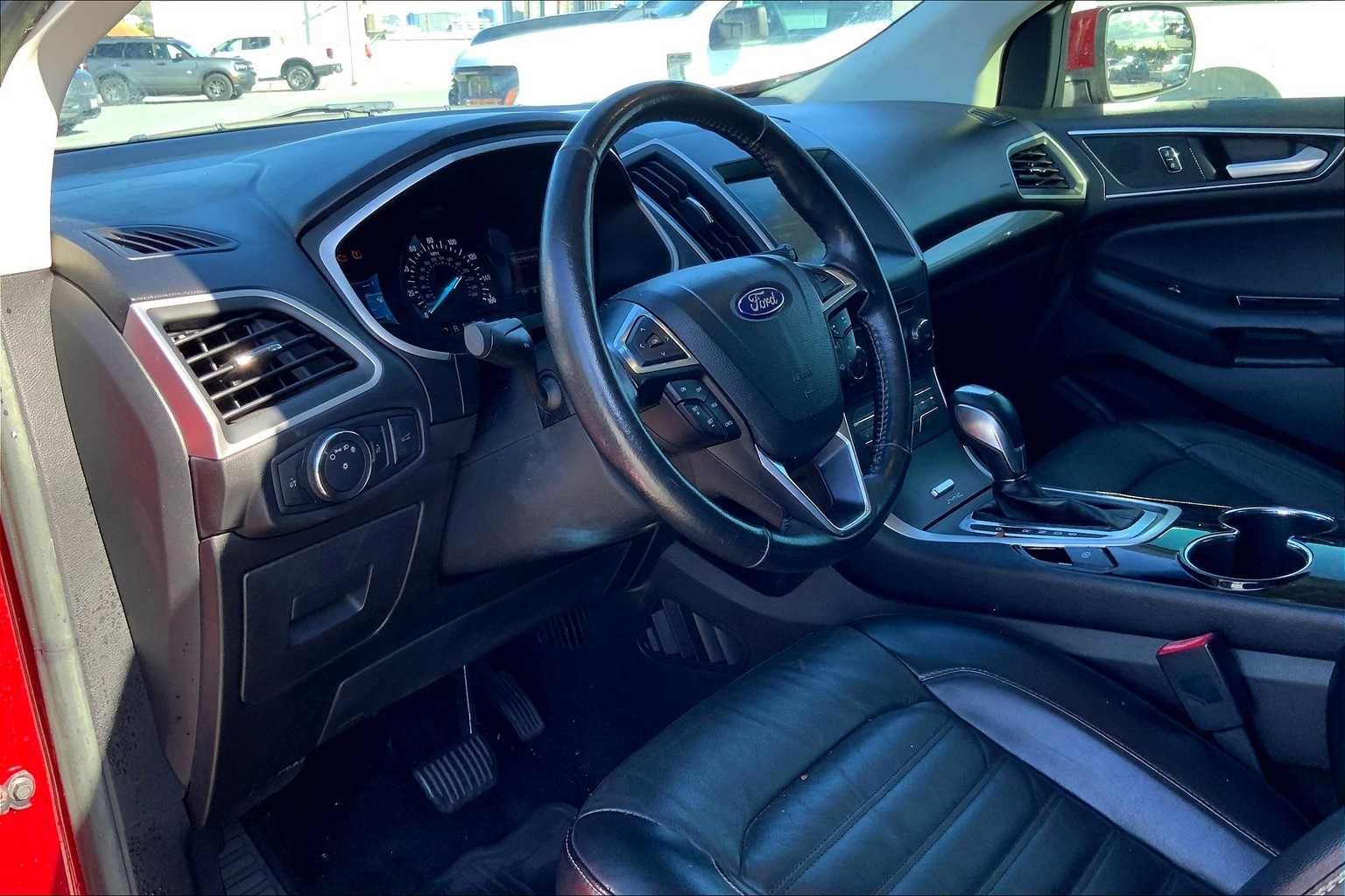 Thumbnail: 2015 Ford Edge - 2