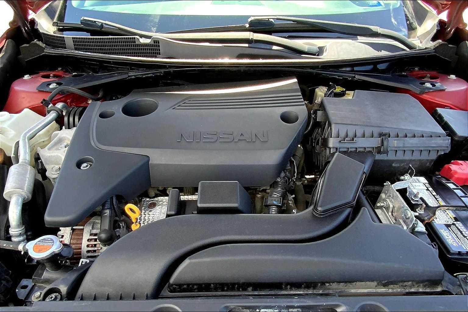 Thumbnail: 2016 Nissan Altima - 9