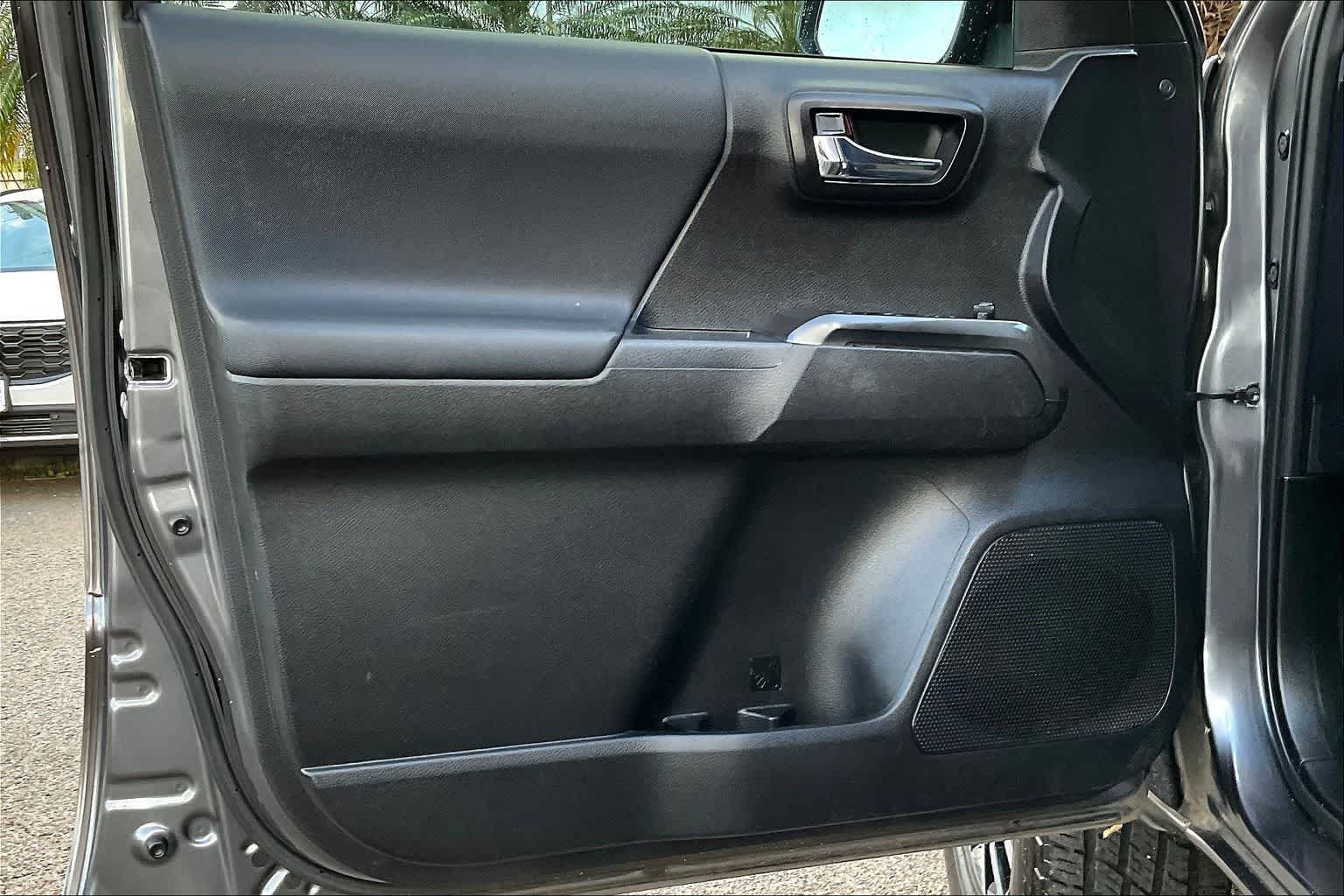 Thumbnail: 2021 Toyota Tacoma - 27