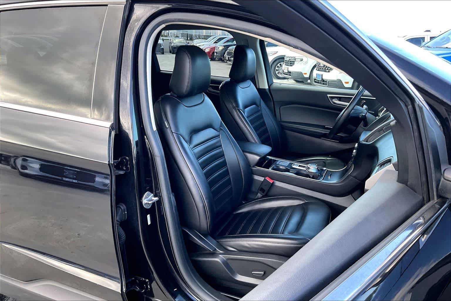 Thumbnail: 2020 Ford Edge - 13