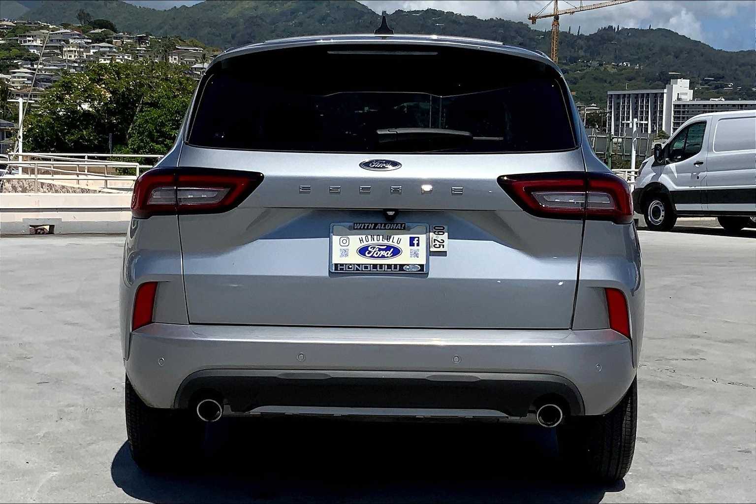 Thumbnail: 2023 Ford Escape - 5
