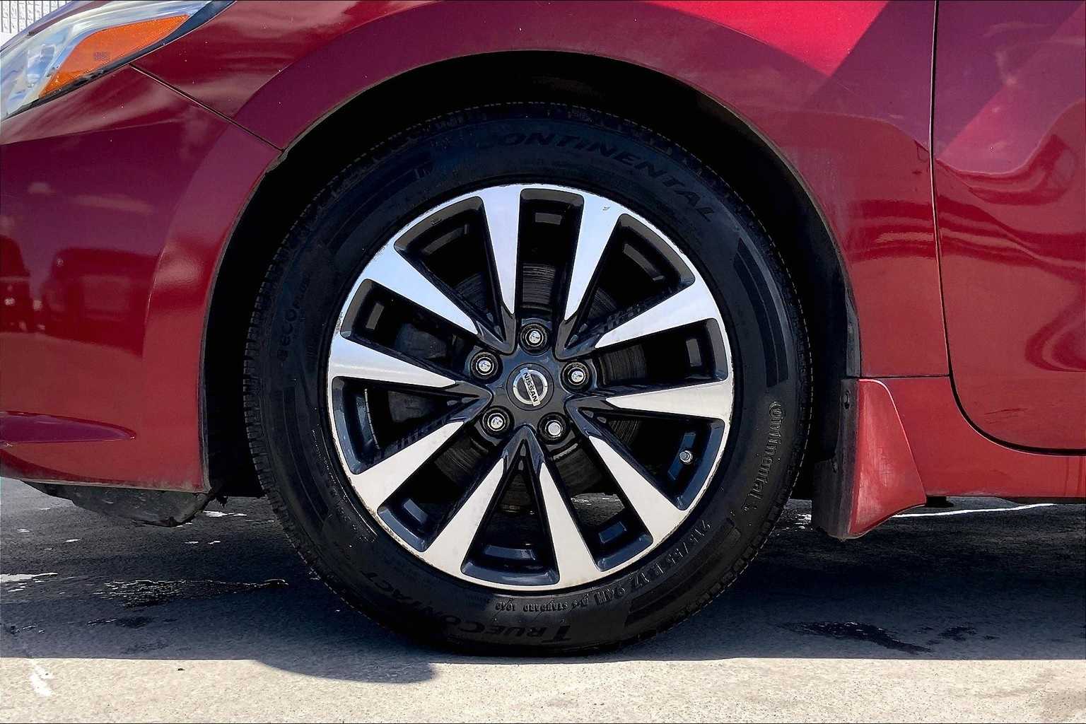Thumbnail: 2016 Nissan Altima - 8