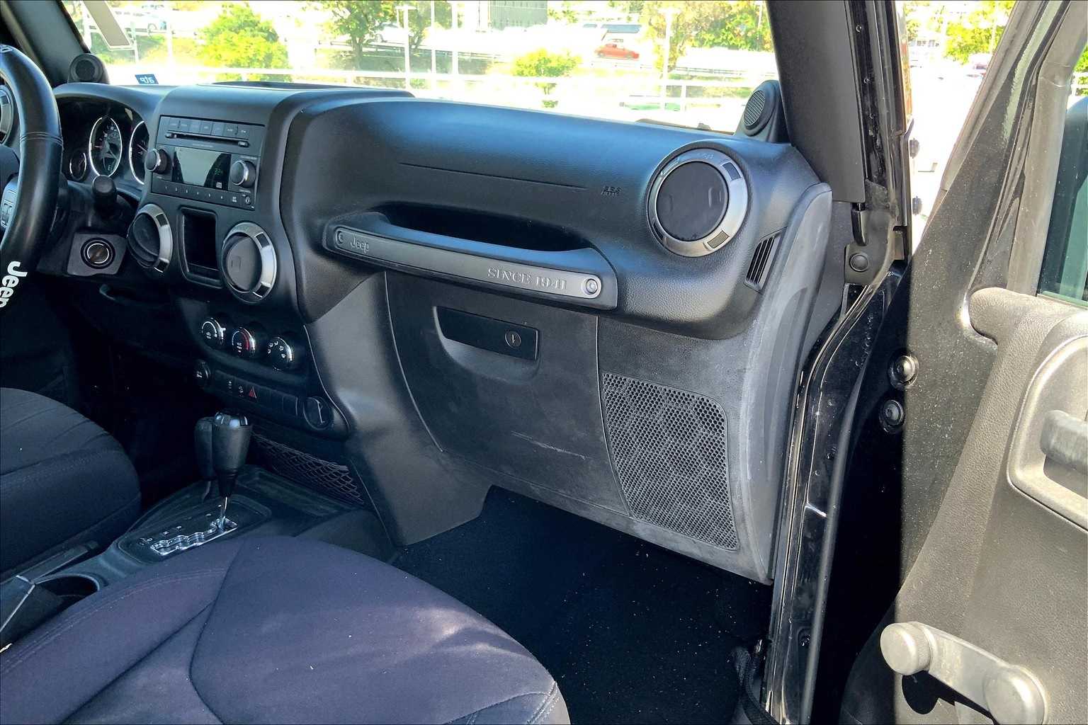 Thumbnail: 2013 Jeep Wrangler - 23