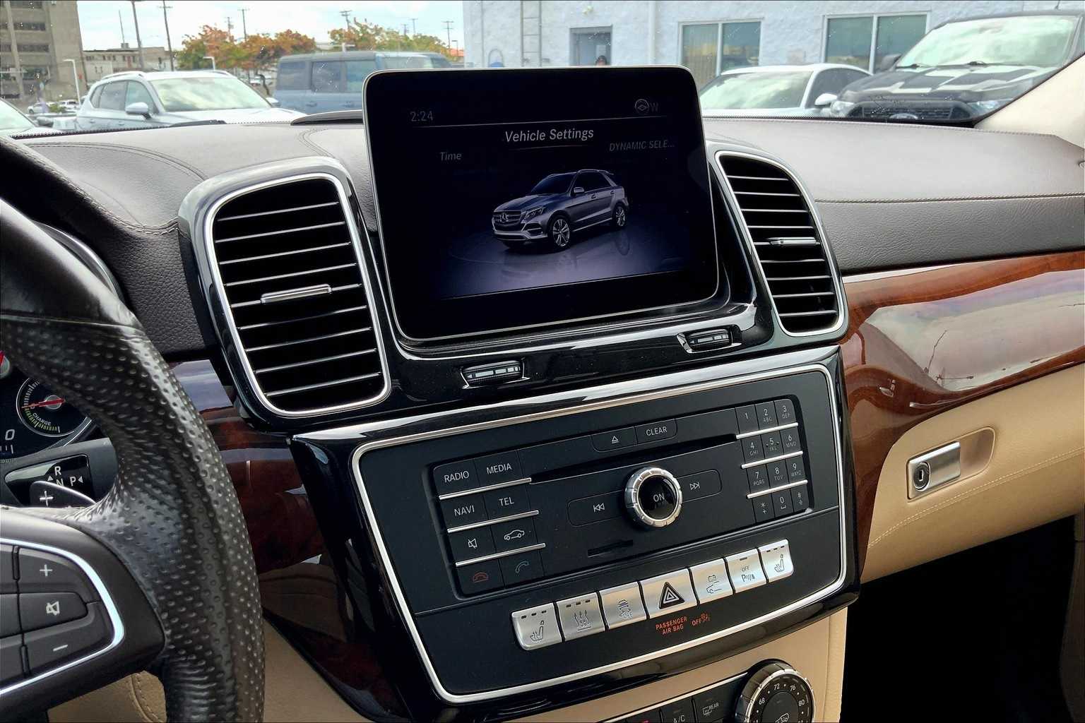 Thumbnail: 2018 Mercedes-Benz GLE - 15