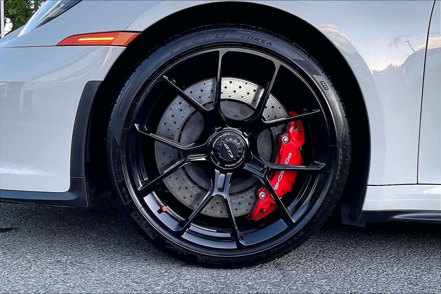 Thumbnail: 2022 Porsche 911 - 8