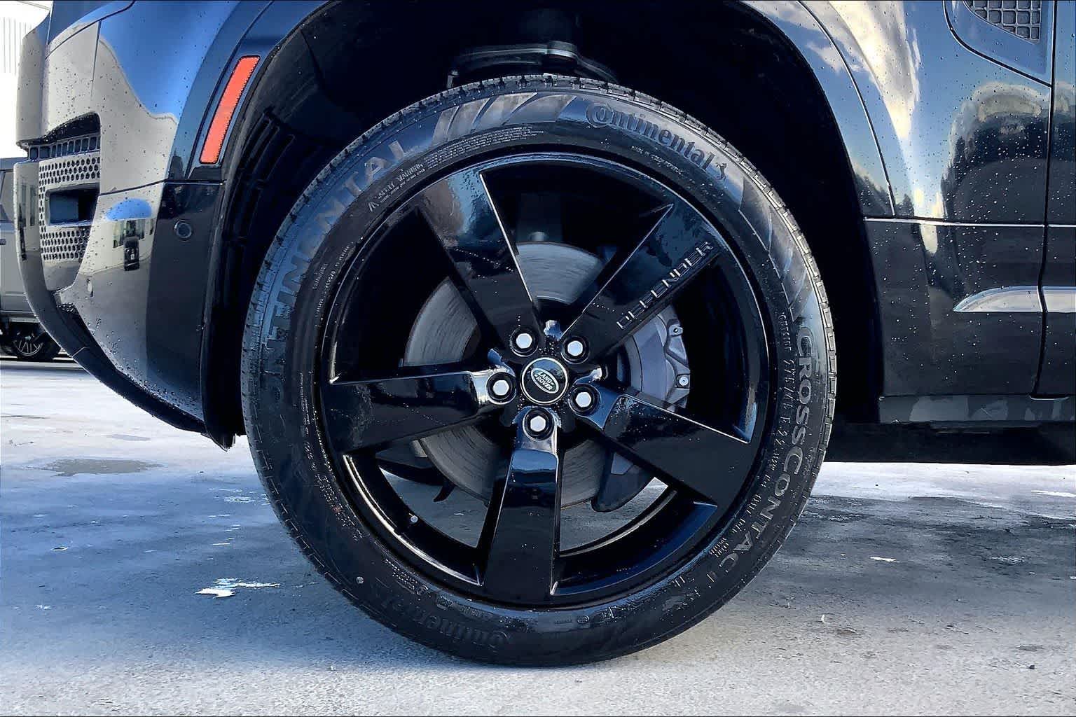 Thumbnail: 2022 Land Rover Defender - 8