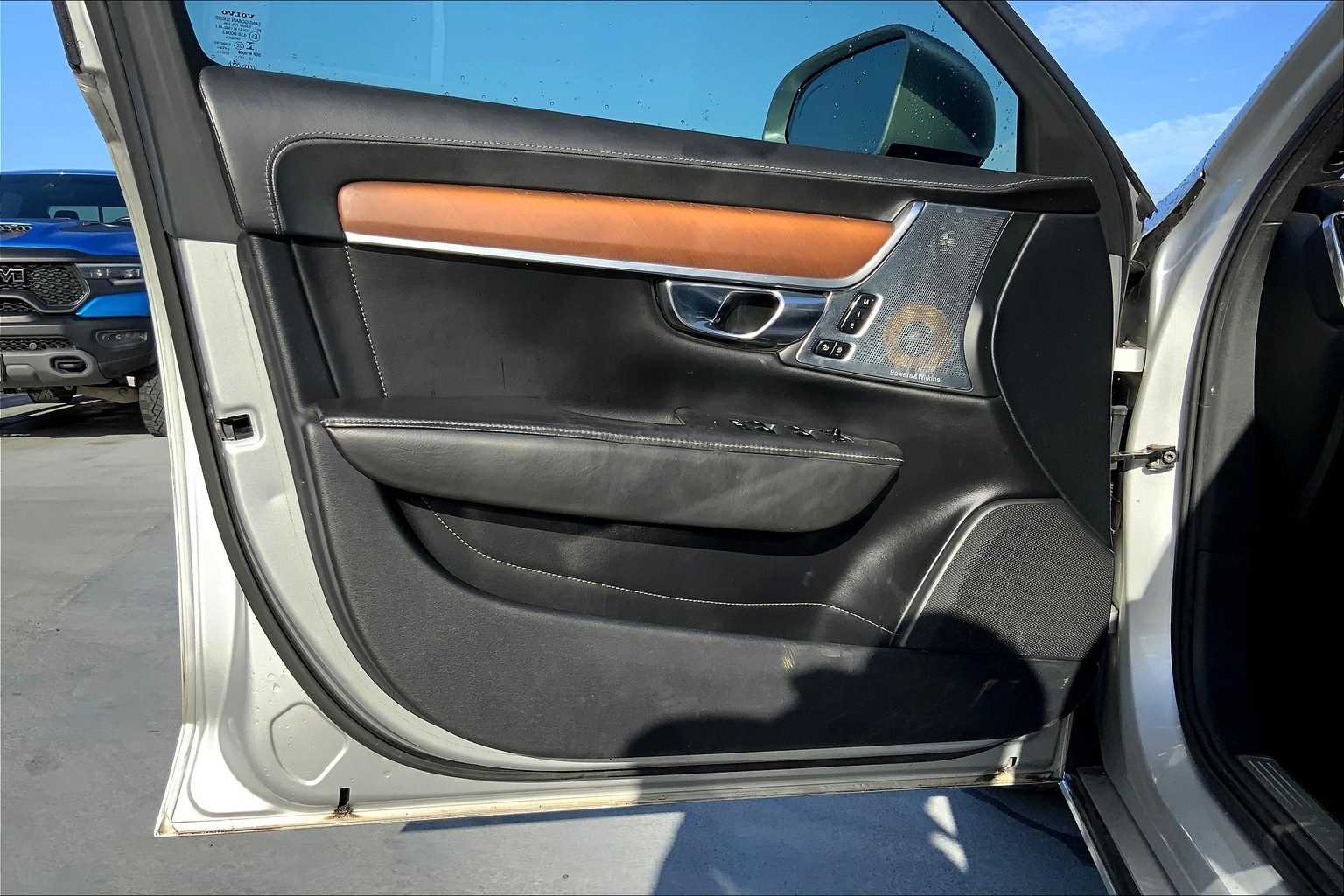 Thumbnail: 2017 Volvo S90 - 27