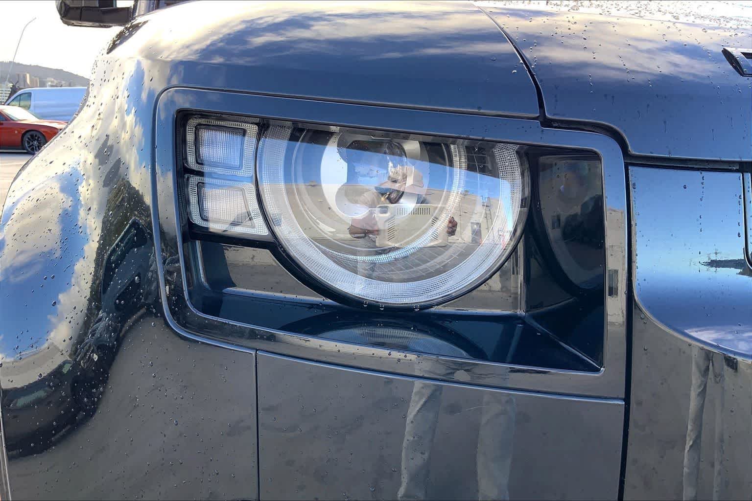 Thumbnail: 2022 Land Rover Defender - 31