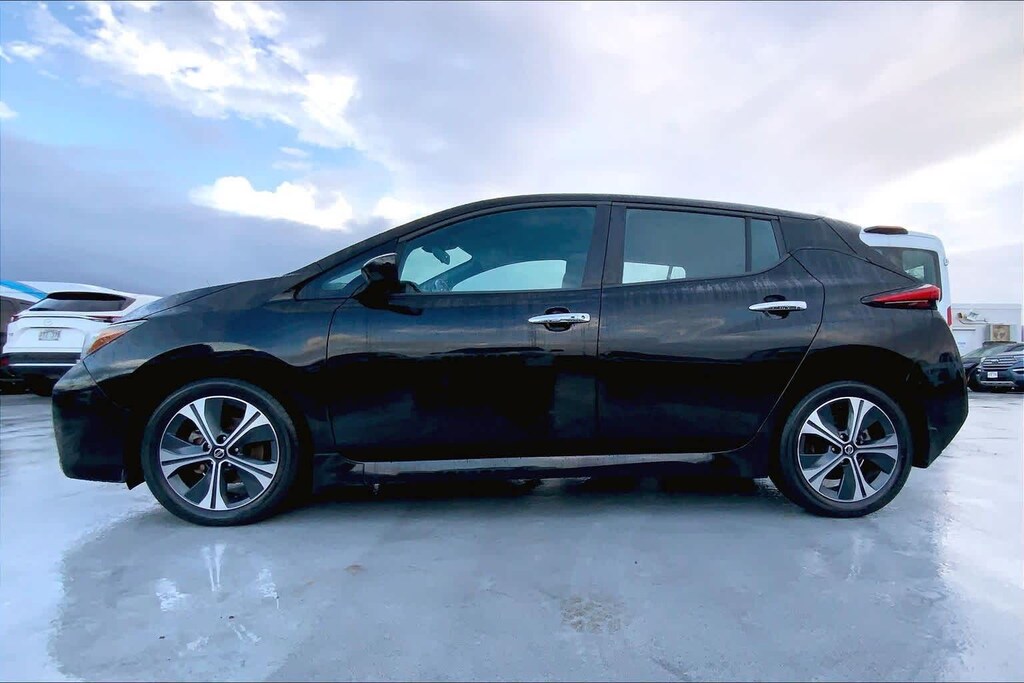 Used 2022 Nissan LEAF SV Hatchback