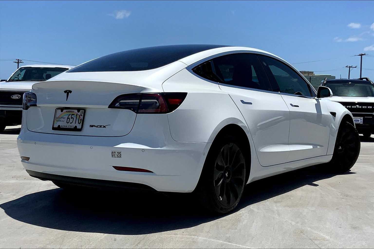 Thumbnail: 2019 Tesla Model 3 - 22