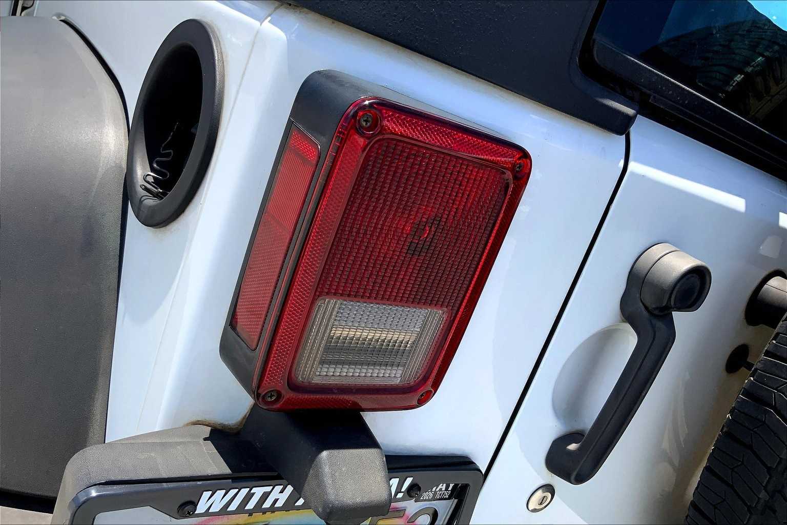 Thumbnail: 2017 Jeep Wrangler - 32