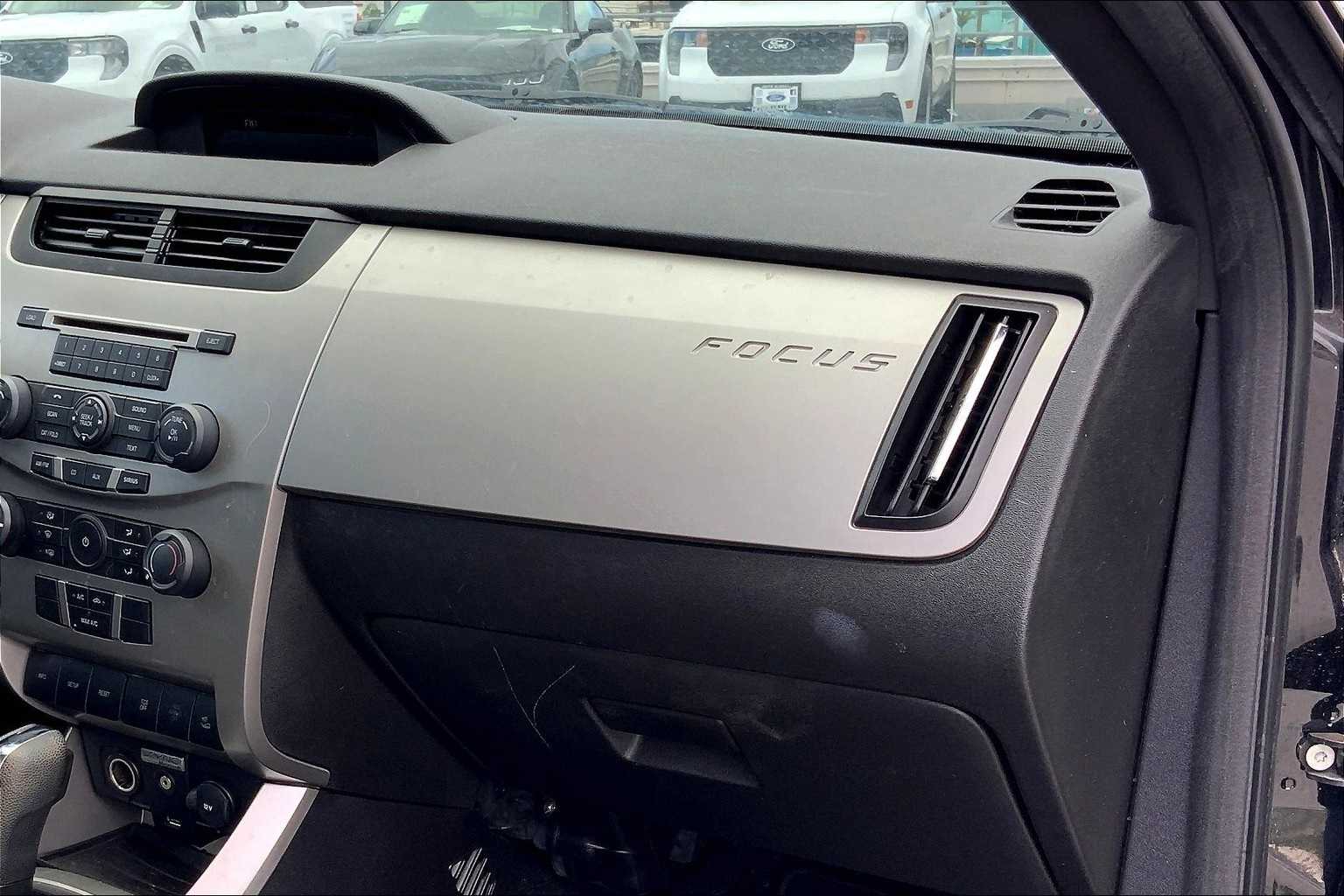 Thumbnail: 2008 Ford Focus - 23