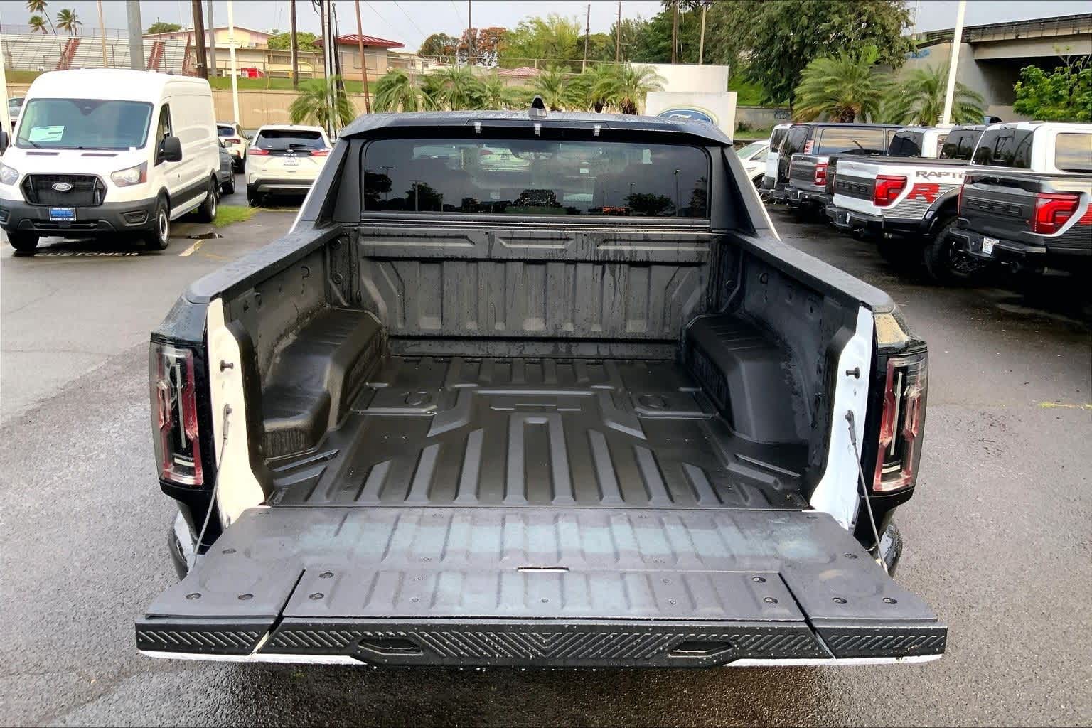 Thumbnail: 2025 GMC Hummer EV - 18