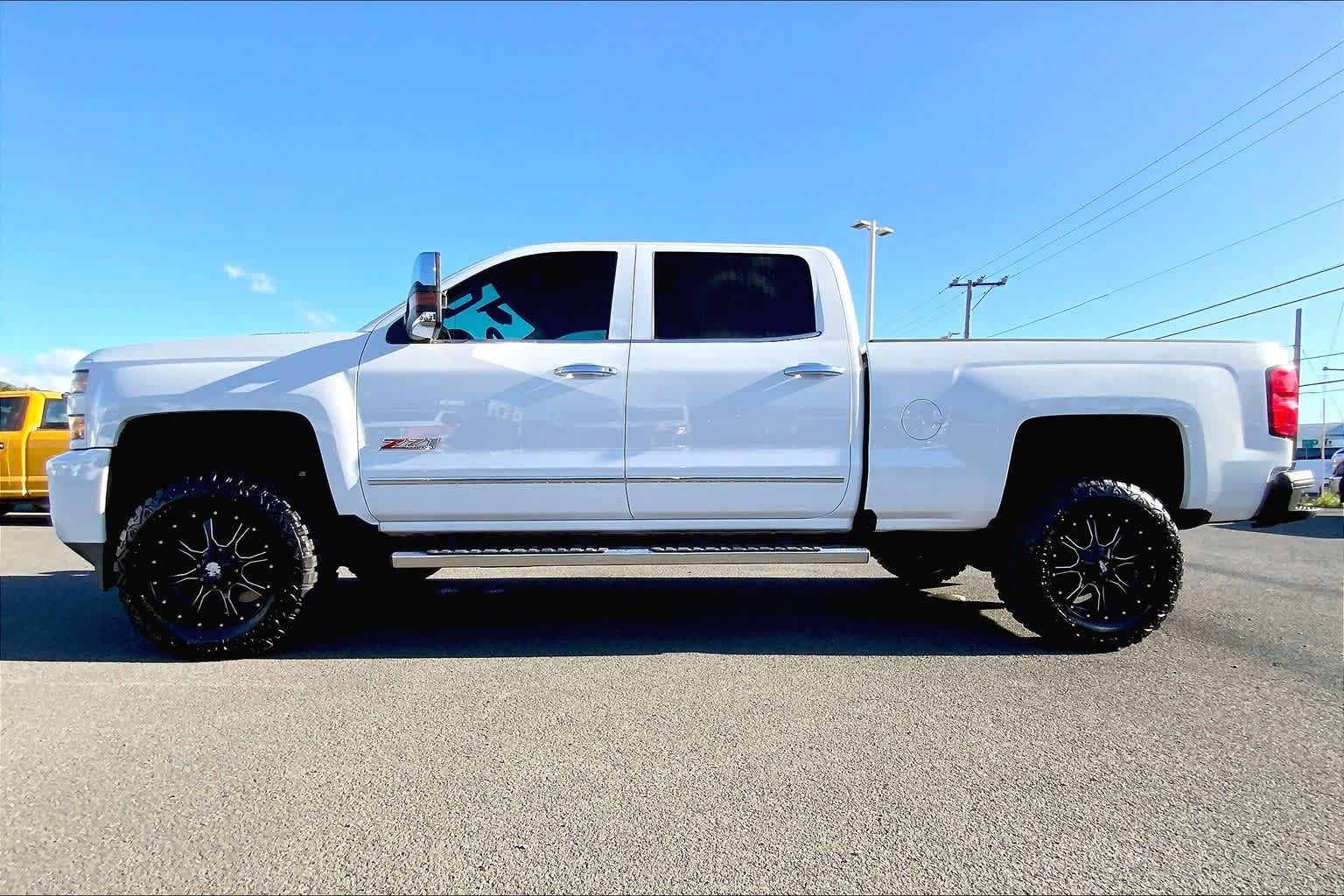2019 Chevrolet Silverado 2500HD LTZ photo 3
